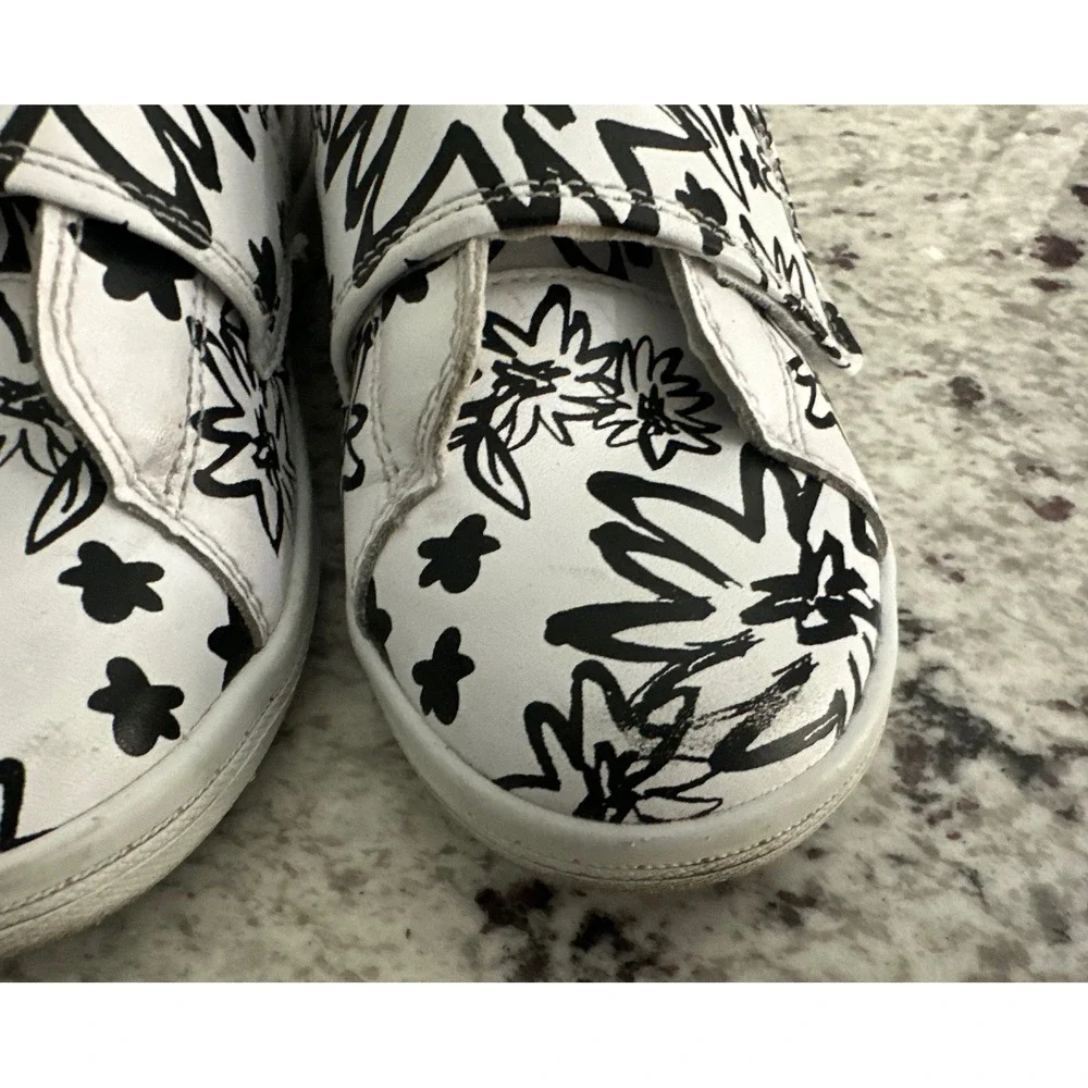 GOATS Kids Floral Graphic Hook & Loop Sneakers - Size 1 Youth